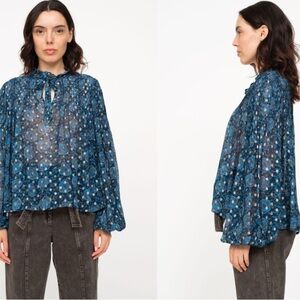 SEA New York Blouse Sheer Size M Positano
Blue Lurex Printed Pintuck Tie Neck